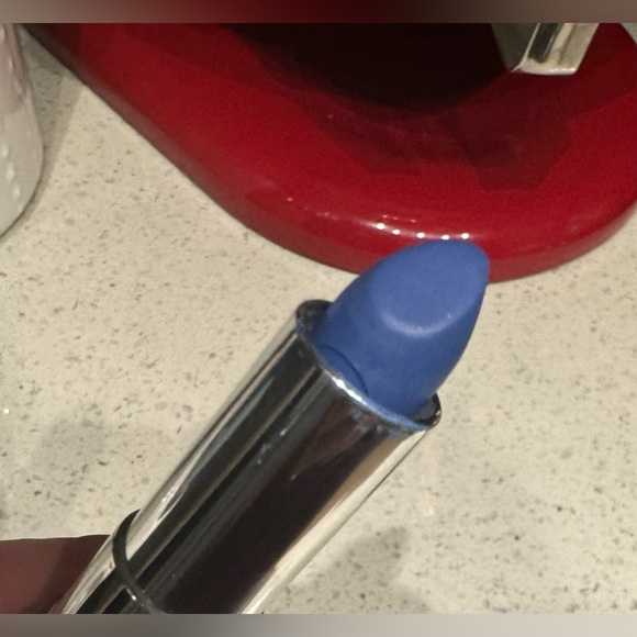 Lot of 3 Essence Vibrant Shock Matt Lipsticks - Picture 6 of 12